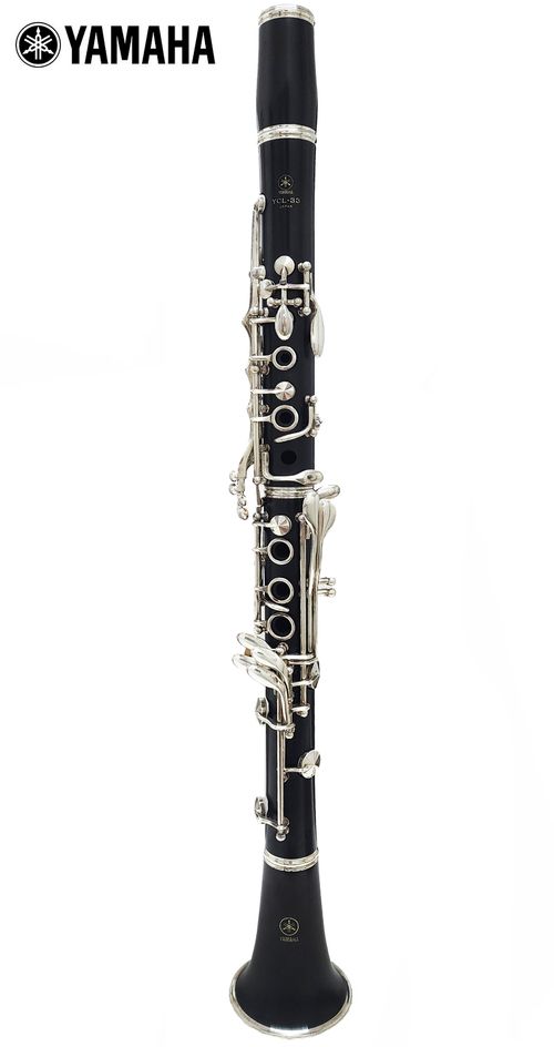 Clarinete em Sib "Yamaha" YCL-33, 17 Chaves Prateadas com estojo.